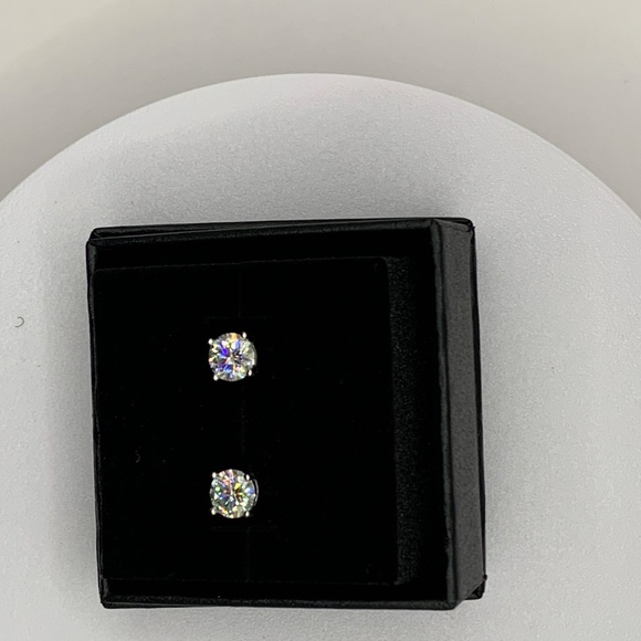 1ct Diamond Cut Moissanite earrings new in gift box stunning fire and brilliant - Picture 3 of 5